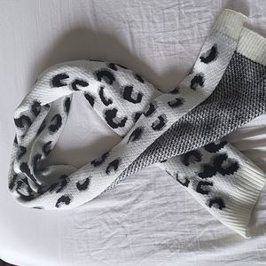 Double-sided knit scarf